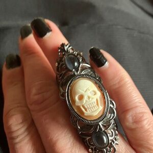 Black and Cream Skull Cameo Bracelet